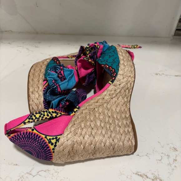 Gianni Bini Bold Color Pink and Blue Heels with Floral Accents 6.5 - Picture 10 of 11